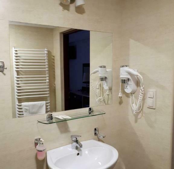 Номер Стандарт, Eljot