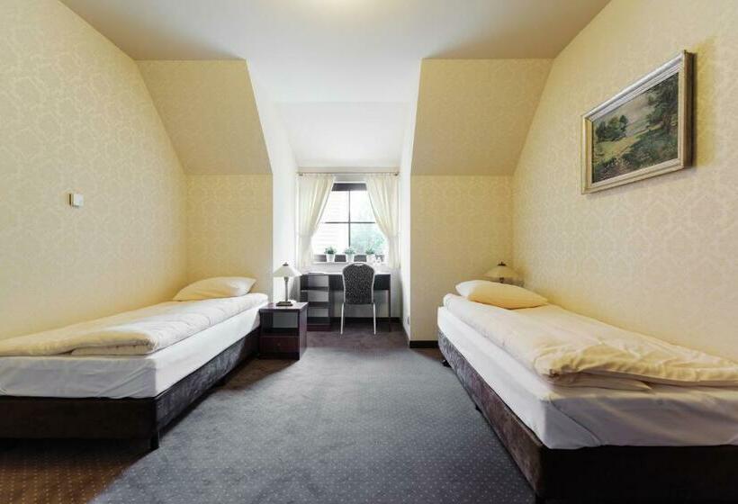 اتاق استاندارد, Folwark