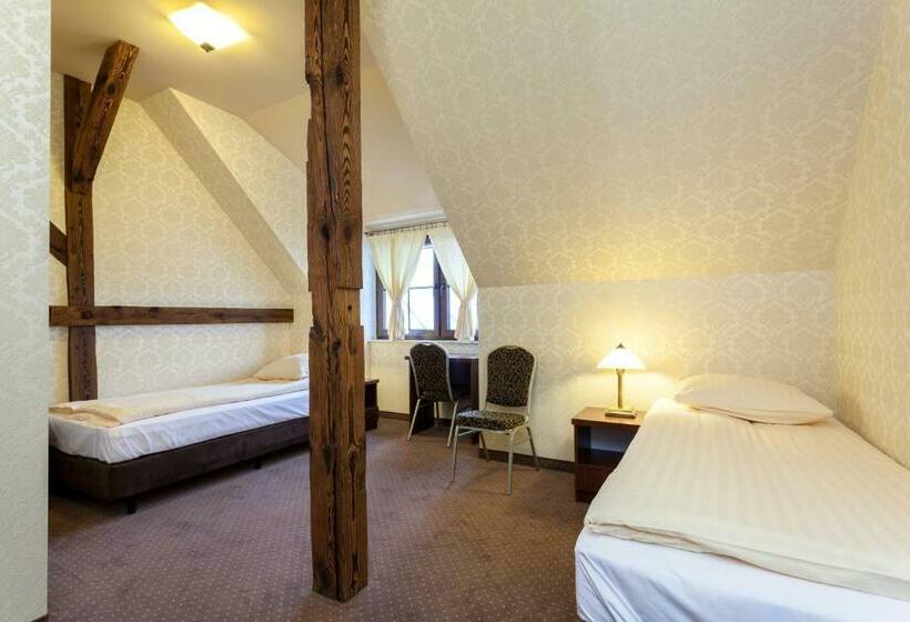 اتاق استاندارد, Folwark