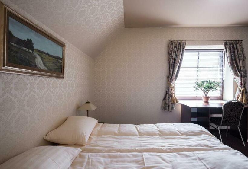 اتاق لوکس یک تخته, Folwark