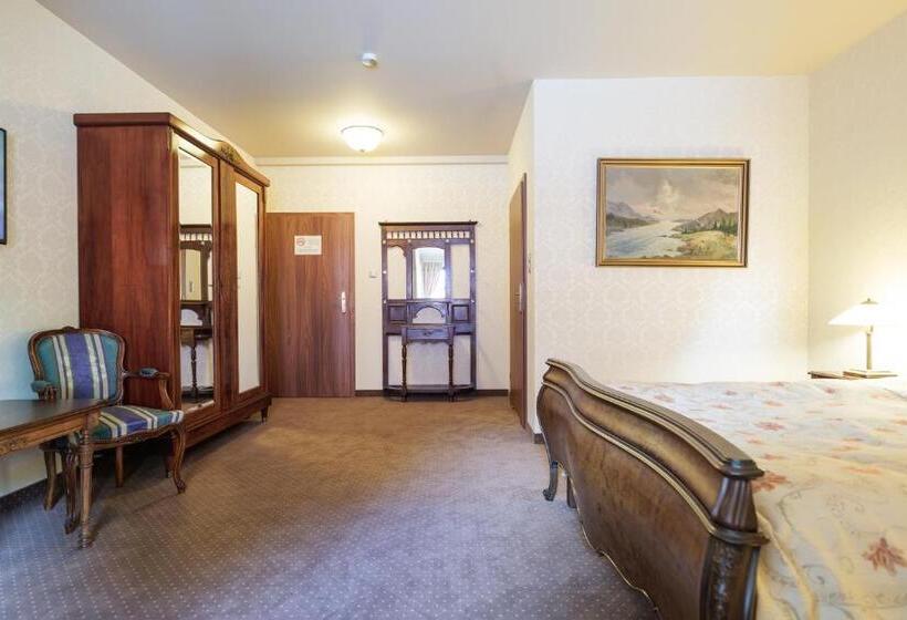 آپارتمان 1 خوابه, Folwark