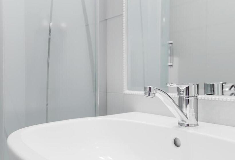 اتاق راحتی یک تخته, Folwark