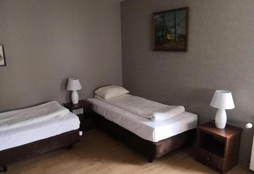 استودیوی استاندارد, Folwark