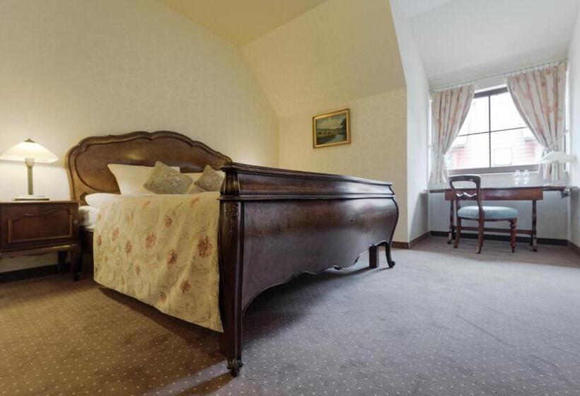 آپارتمان 1 خوابه, Folwark