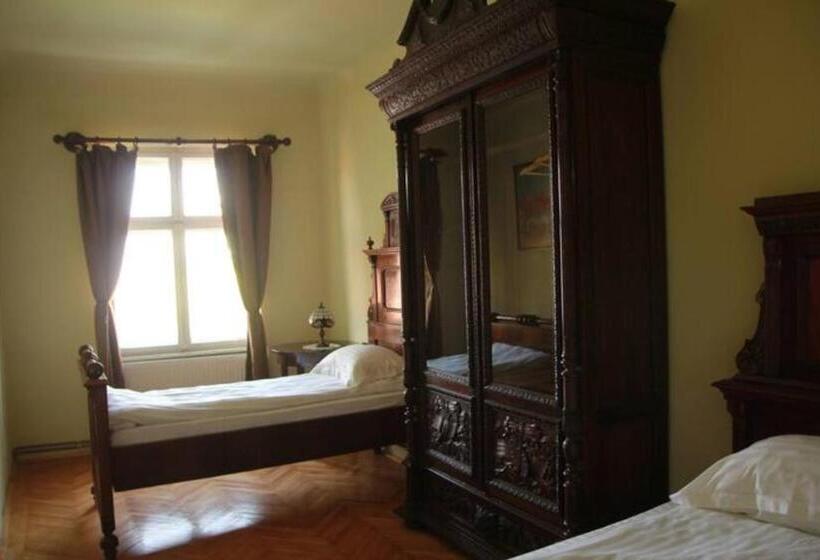 اتاق خانوادگی, Fronius Boutique Residence