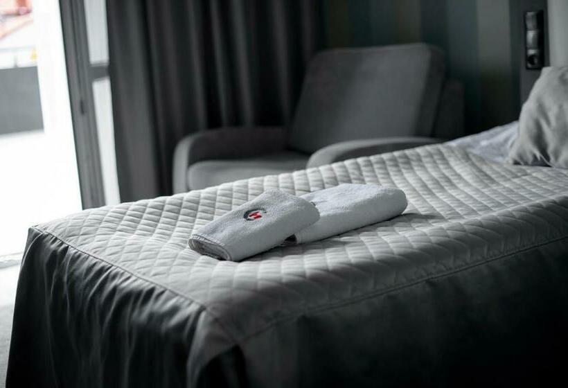 חדר סטנדרט, Grafit