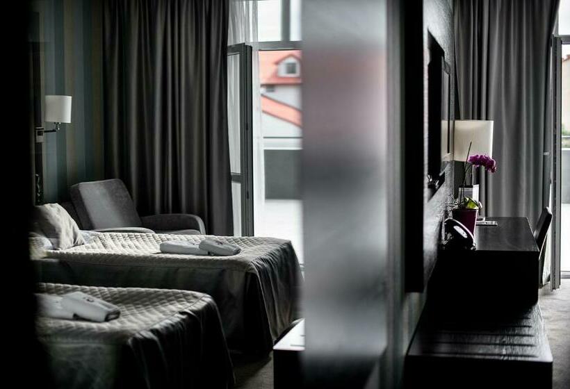 חדר סטנדרט, Grafit