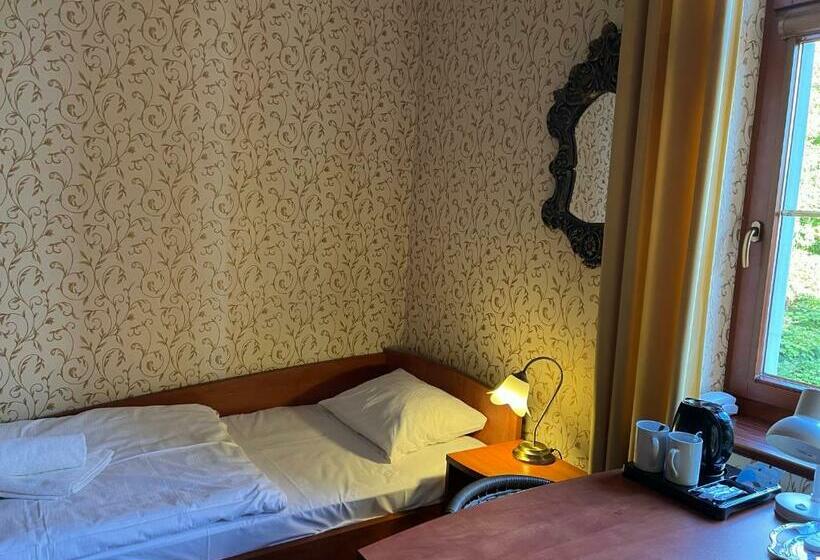 חדר סטנדרט, I Restauracja Castle