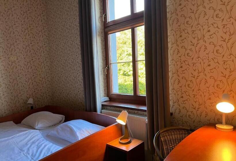 חדר סטנדרט, I Restauracja Castle