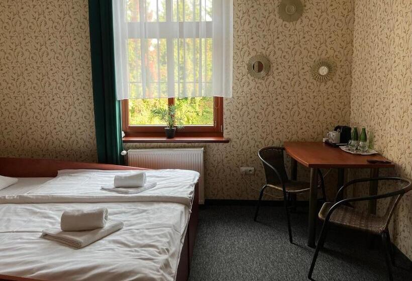 Номер Стандарт, I Restauracja Castle