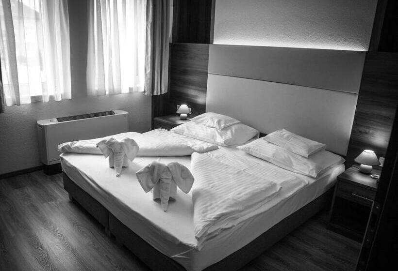 غرفة قياسية, Jade Hotel Ezüsthíd