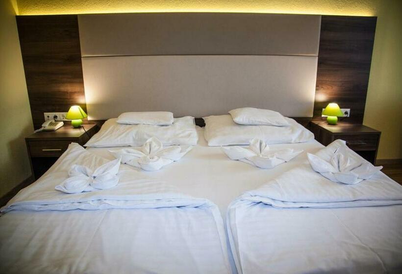 غرفة قياسية, Jade Hotel Ezüsthíd