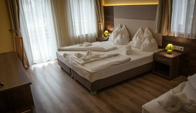 غرفة قياسية, Jade Hotel Ezüsthíd