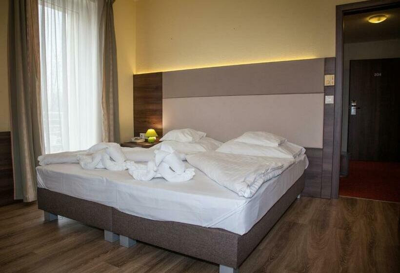 شقة غرفتين, Jade Hotel Ezüsthíd