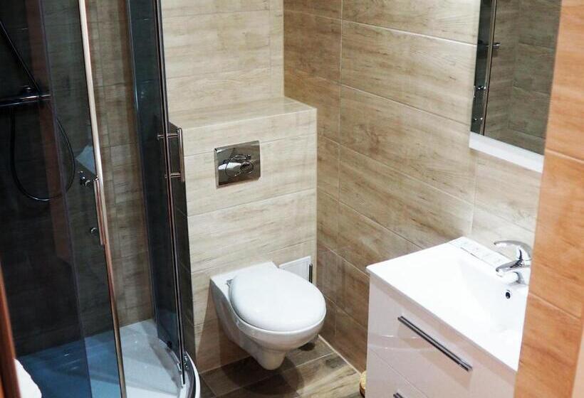 غرفة قياسية فردية, Jan