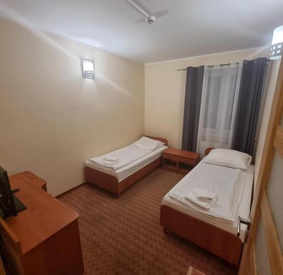 غرفة قياسية رباعية, Jan