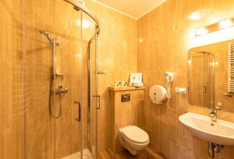 חדר סטנדרט לארבעה, Kasztelan