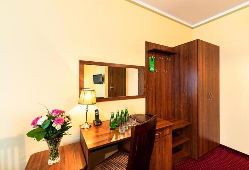 4인용 스탠다드 룸, Kasztelan