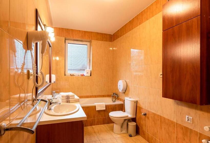 침실 2개 아파트, Kasztelan