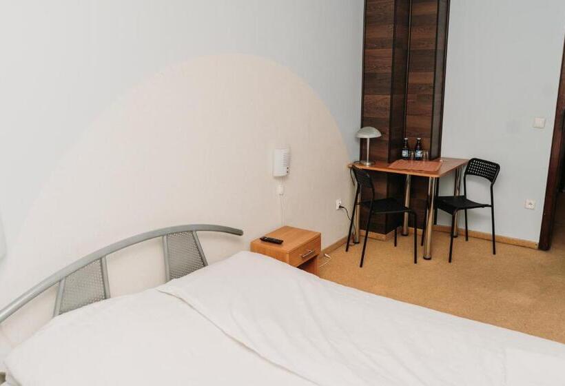 스탠다드 룸, Kinga