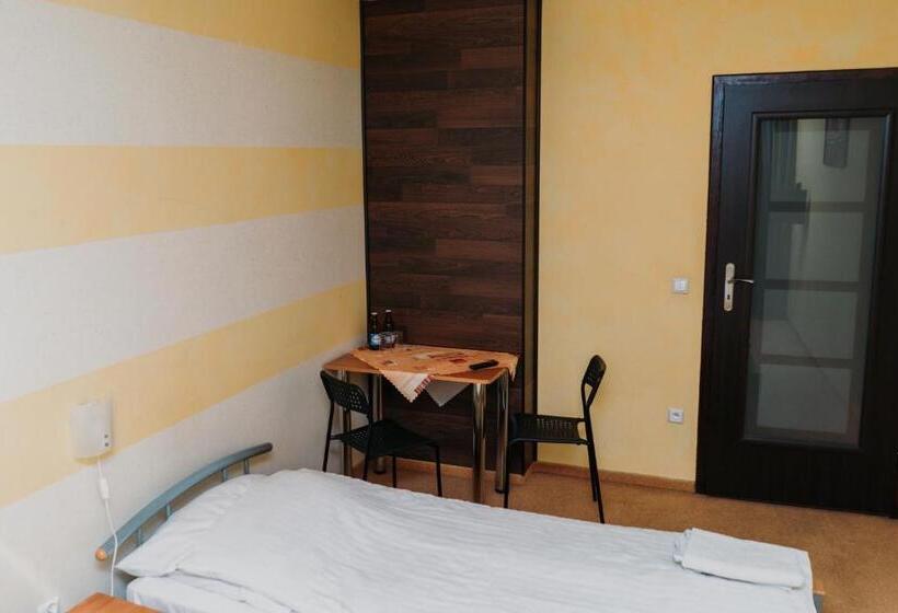 스탠다드 싱글 룸, Kinga