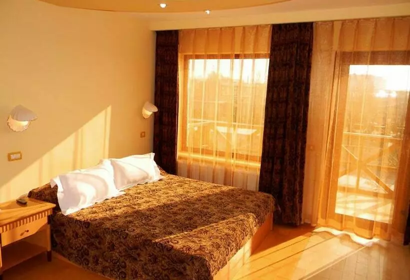 2 Bedroom Suite, La Scoica Land