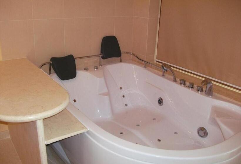 디럭스 룸, La Scoica Land