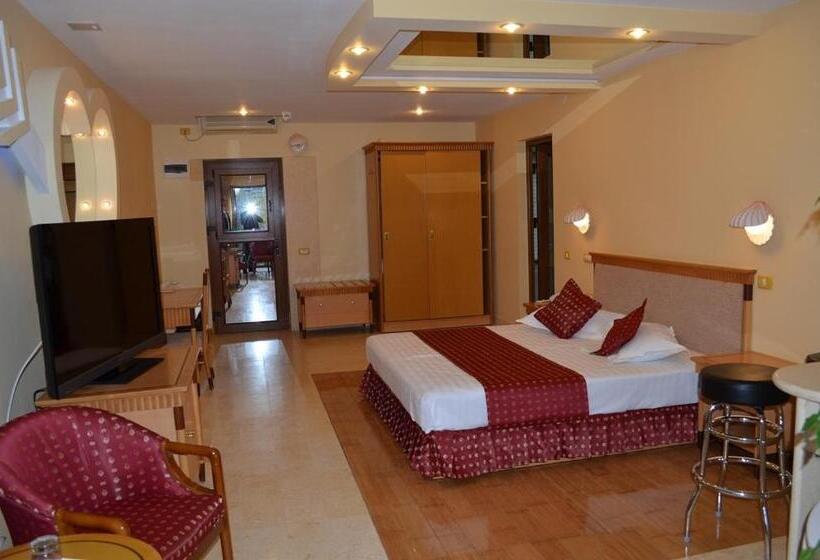 디럭스 룸, La Scoica Land