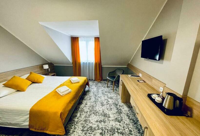 プレミアムルーム, Mużakowski