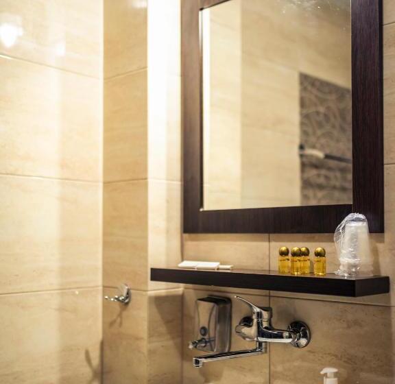 スーペリアールーム, Mużakowski