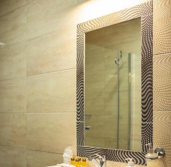 バルコニー付きデラックスルーム, Mużakowski