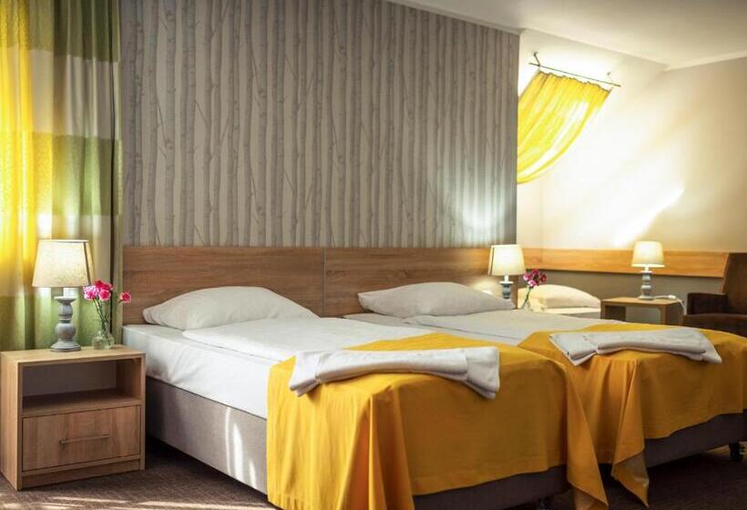 バルコニー付きデラックスルーム, Mużakowski