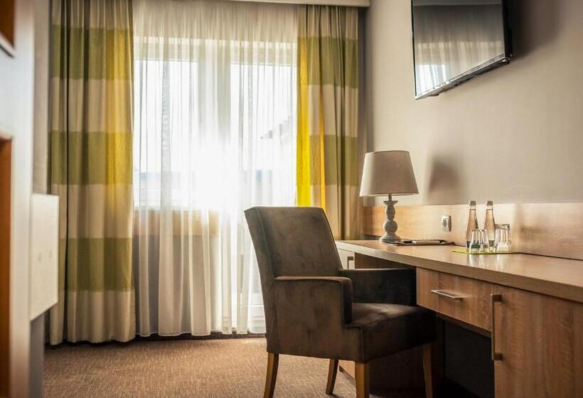 バルコニー付きスーペリアルーム, Mużakowski