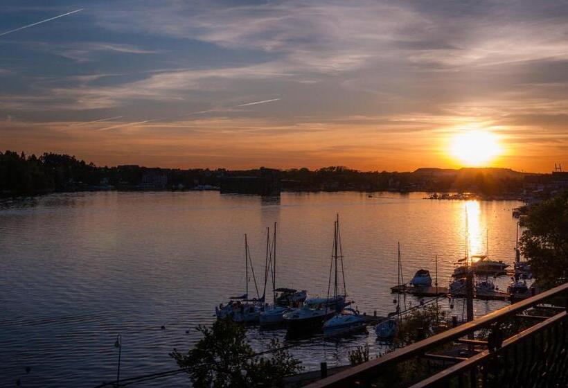 Номер Стандарт Вид на Озеро, Na Skarpie