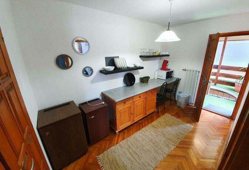 Номер Стандарт, Napsugár Panzió