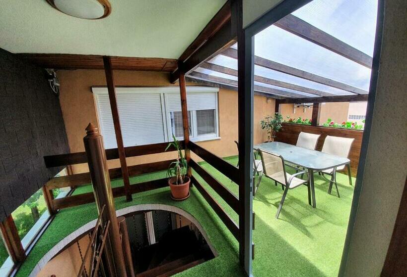 Номер Стандарт, Napsugár Panzió