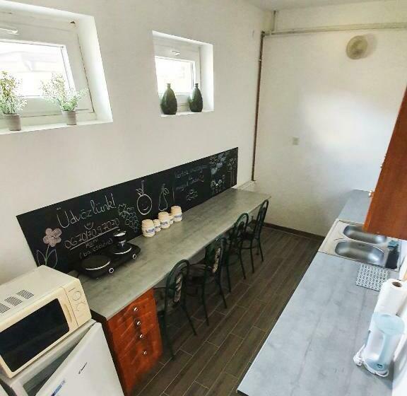 Апартаменты 1 Спальня, Napsugár Panzió