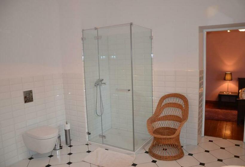 庭の見える1ベッドルームアパートメント, Pałac Myśliwski Orle Solutions