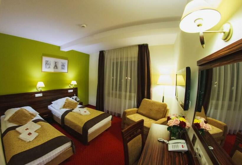 Quarto Estandar, Pikul