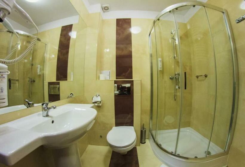 Quarto Deluxe, Pikul
