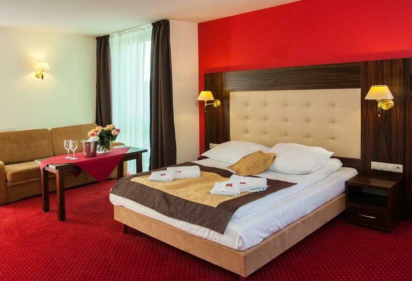 דירת חדר דלוקס, Pikul