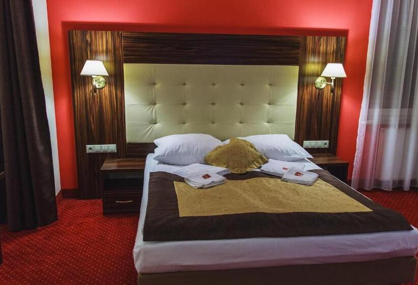 דירת חדר דלוקס, Pikul