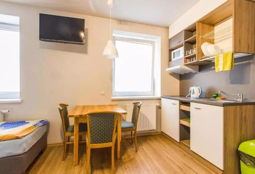 スタンダード４人部屋, Platan