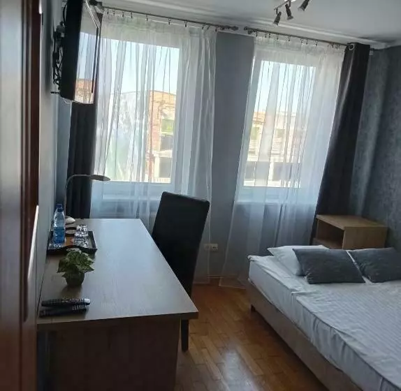 Standard Yhden Hengen Huone, Stary Młyn
