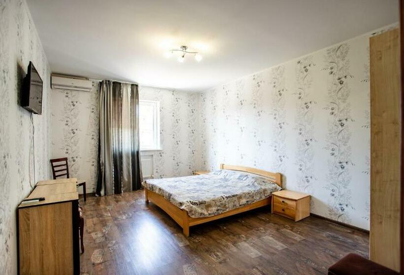 سوییت خانوادگی, Tihaya Gavan