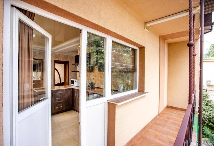 استودیوی استاندارد, Tihaya Gavan