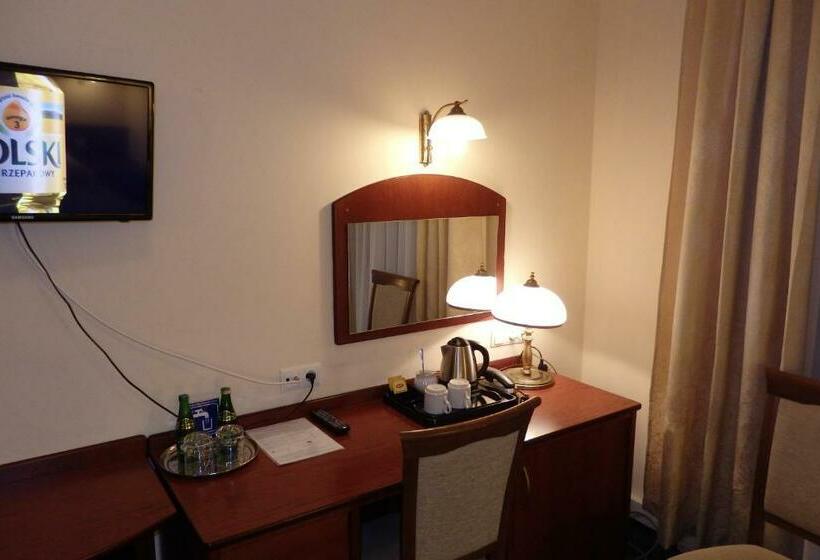 标准单人间, Venecia Palace