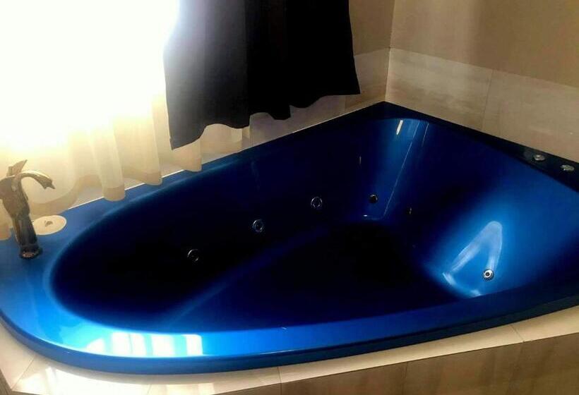 标准间带漩涡浴缸, Venecia Palace