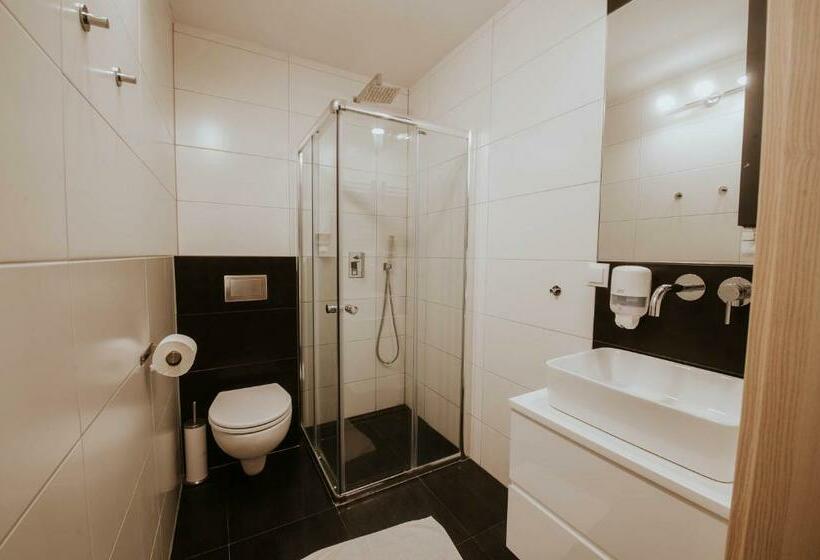 Номер Стандарт, Leśne Ustronie