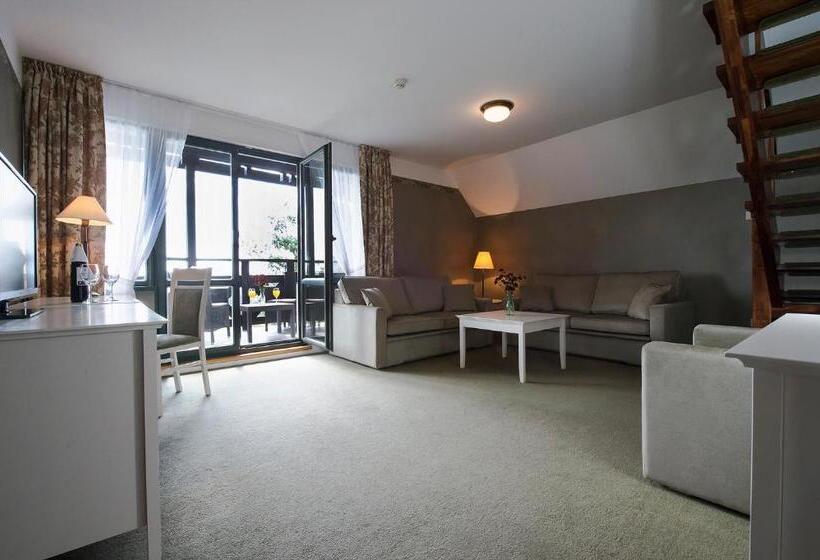 דירת חדר, Warmia Park